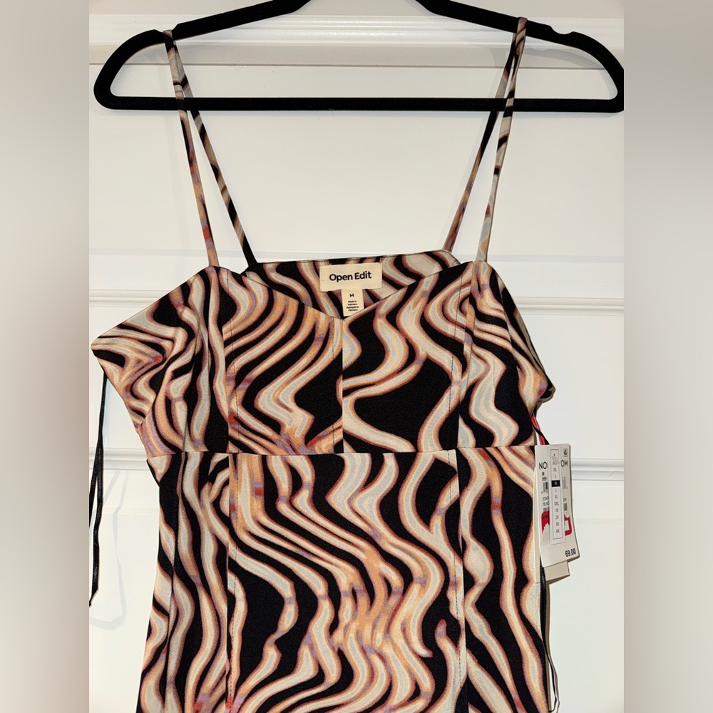 Abstract Pattern Dress - Picture 3 of 6